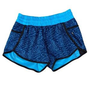 Lululemon Tracker Shorts III Size 6